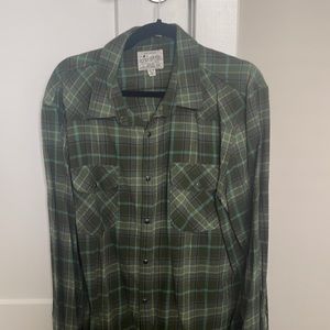 Green button down. Lucky brand. size XL. Very good condition